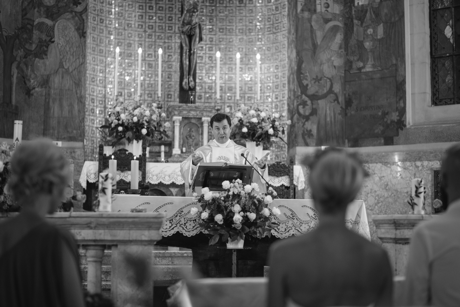 Ceremonie nuntă catolică în București